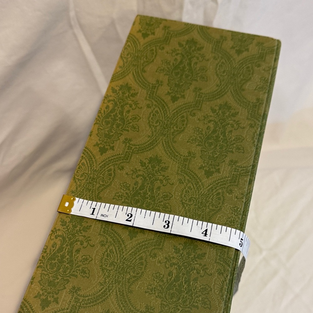 Gucci 100 Green Patterned Gift Box and Dust Bag - Picture 11 of 11